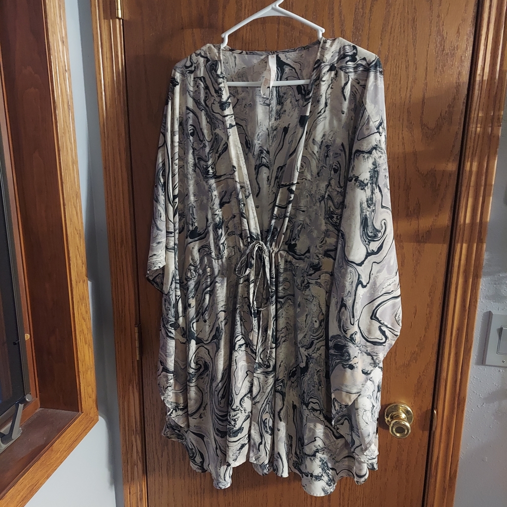 Melissa McCarthy Seven Brand Black Cream Marble Kimono Plus 2x Flowy